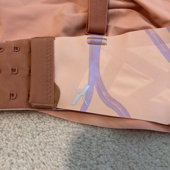 Knix Evolution Bra-Cream with Tan design Size 4 - Picture 3 of 4